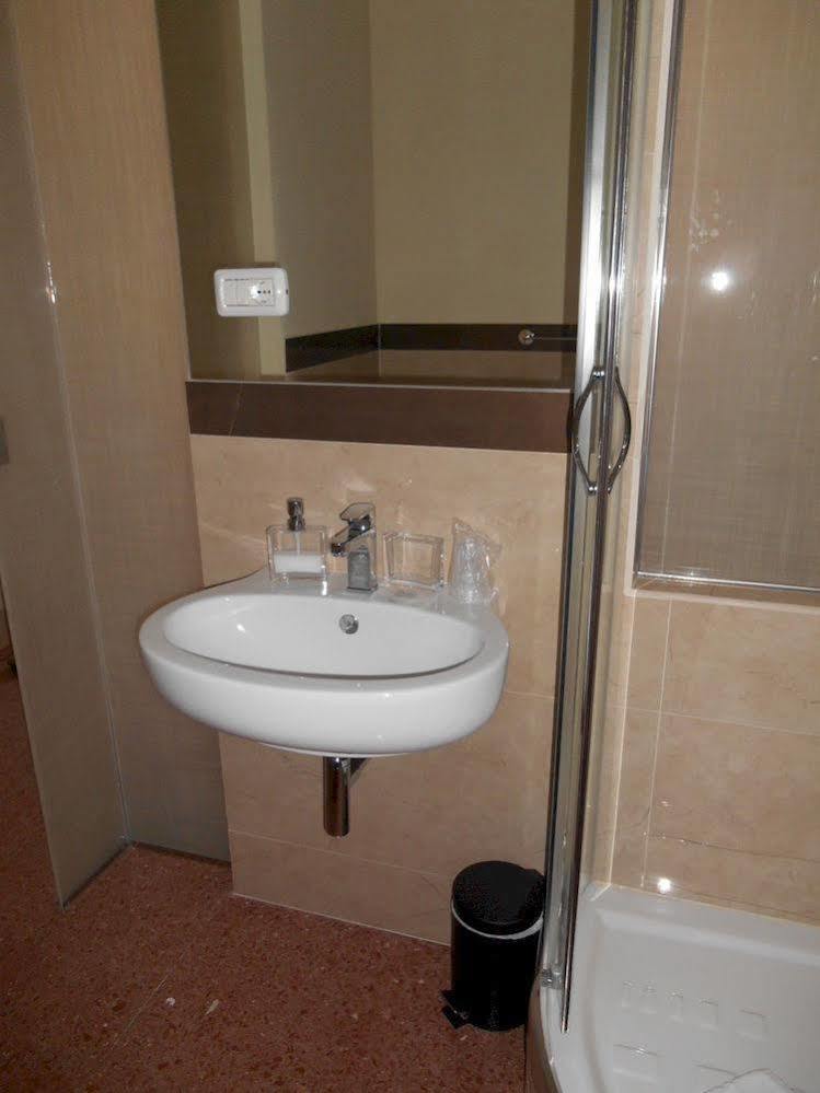Azzurra Guest House Rome Exterior photo